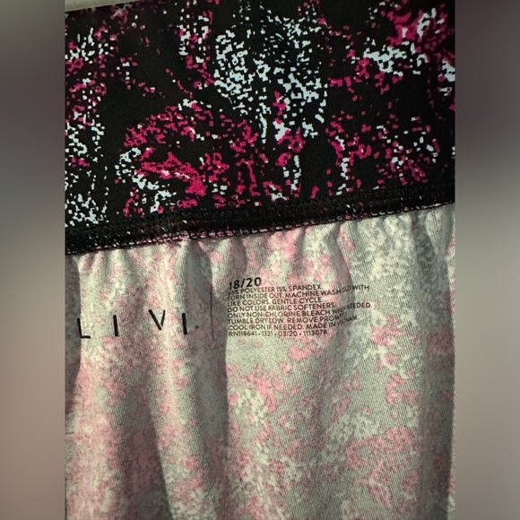 Livi Lane Bryant Burgundy Multi Colors Crop Active Yoga Pants - Picture 3 of 4